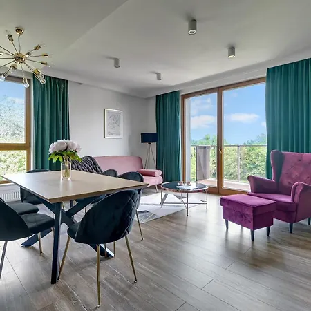 Front Park With Parking By Lion * 그단스크