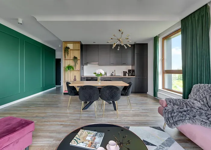 Front Park With Parking By Lion Lägenhet *