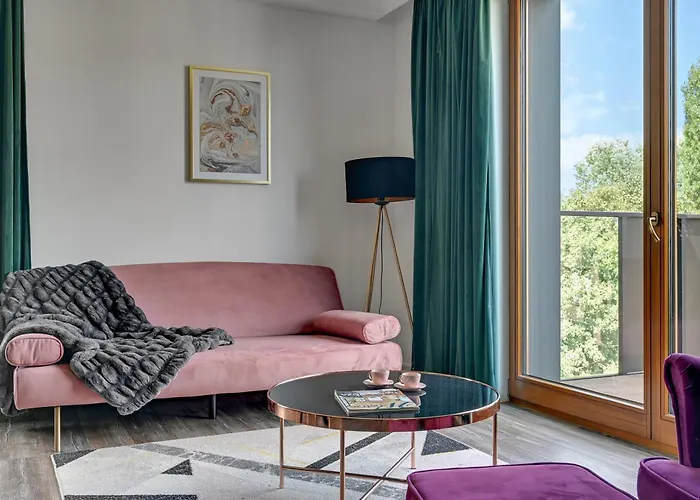 Front Park With Parking By Lion Lägenhet