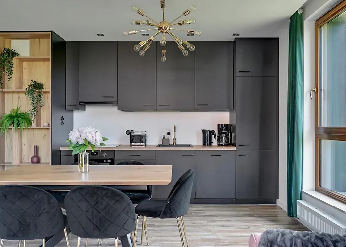 Lägenhet Front Park With Parking By Lion