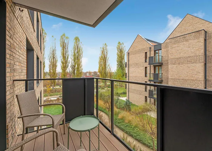 Front Park With Parking By Lion Lägenhet