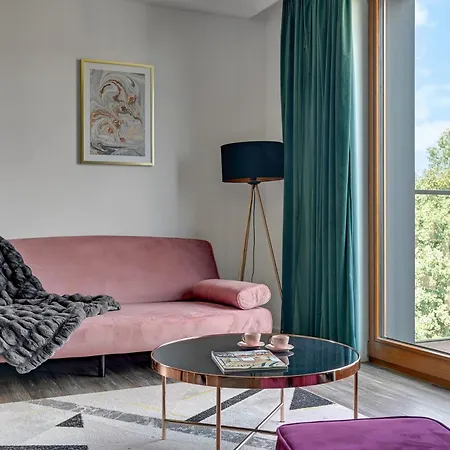 Front Park With Parking By Lion 公寓